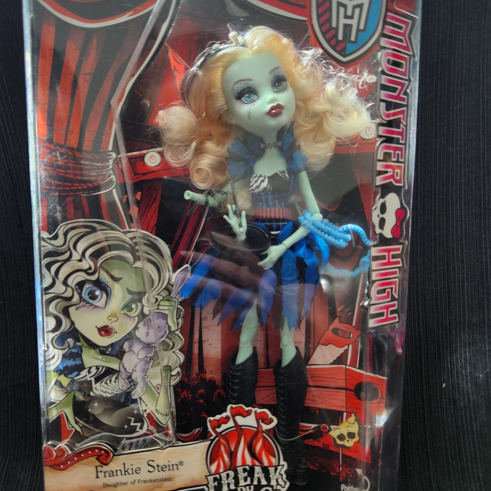 Monster High Frankie Stein Freak Du Chic Doll (2015) New in Box
